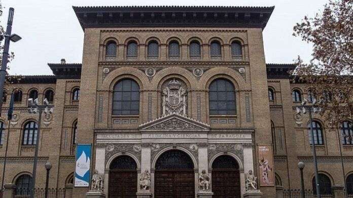 Edificio_de_las_Antiguas_Facultades_de_Medicina_y_Ciencias_de_la_Universidad_de_Zaragoza_-_PC251503