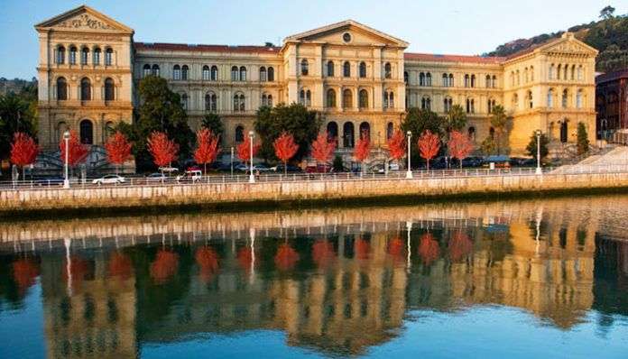 Deusto
