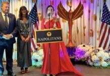 Verónica Crespo recoge el Napolitan Victory Awards a la Revista de ACOP como mejor publicación política del año