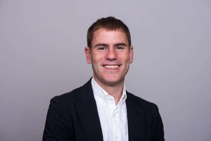 photo (c) John Cairns